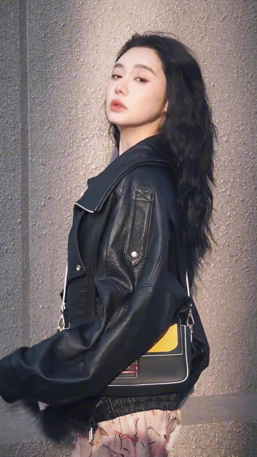 美娜曬視頻：今天不當小美，當小帥！