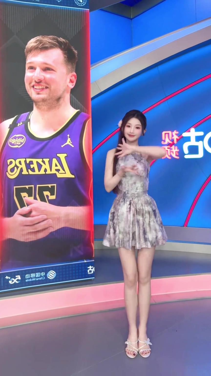 原來女主播中場休息時候是在干這種事情